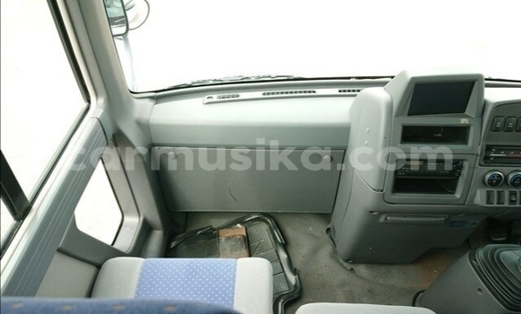 Nunua Ilio tumika Nissan Caravan Nyeupe Gari ndani ya Beitbridge nchini Matabeleland Kusini Nunua Ilio tumika Nissan Caravan Nyeupe Gari ndani ya Beitbridge nchini Matabeleland Kusini