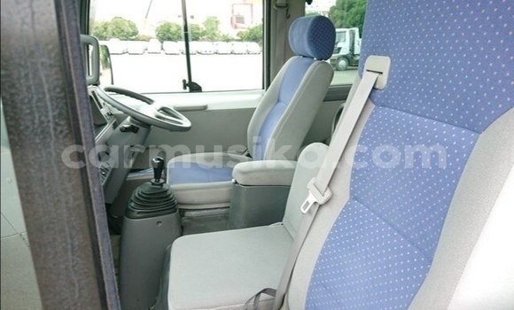 Nunua Ilio tumika Nissan Caravan Nyeupe Gari ndani ya Beitbridge nchini Matabeleland Kusini Nunua Ilio tumika Nissan Caravan Nyeupe Gari ndani ya Beitbridge nchini Matabeleland Kusini