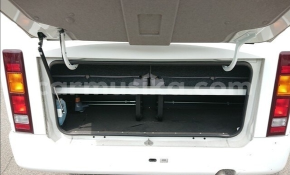 Nunua Ilio tumika Nissan Caravan Nyeupe Gari ndani ya Beitbridge nchini Matabeleland Kusini Nunua Ilio tumika Nissan Caravan Nyeupe Gari ndani ya Beitbridge nchini Matabeleland Kusini