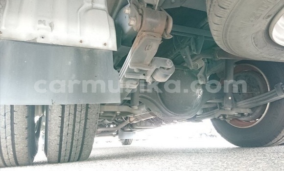 Nunua Ilio tumika Nissan Caravan Nyeupe Gari ndani ya Beitbridge nchini Matabeleland Kusini Nunua Ilio tumika Nissan Caravan Nyeupe Gari ndani ya Beitbridge nchini Matabeleland Kusini