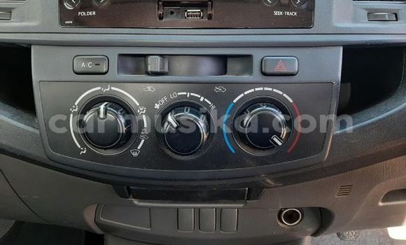 Acheter Occasion Voiture Toyota Hilux Blanc à Beitbridge, Matabeleland South Acheter Occasion Voiture Toyota Hilux Blanc à Beitbridge, Matabeleland South