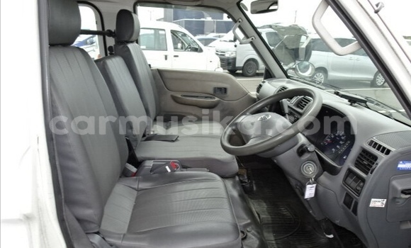 Buy Used Nissan Vanette White Car in Beitbridge in Matabeleland South Buy Used Nissan Vanette White Car in Beitbridge in Matabeleland South