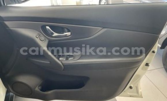 Tenga Tsaru Nissan Exa Chena Mota in Beitbridge in Matabeleland South Tenga Tsaru Nissan Exa Chena Mota in Beitbridge in Matabeleland South