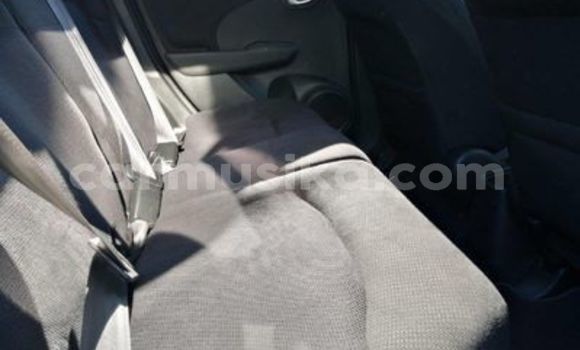 Buy Used Honda Jazz Blue Car in Beitbridge in Matabeleland South Buy Used Honda Jazz Blue Car in Beitbridge in Matabeleland South