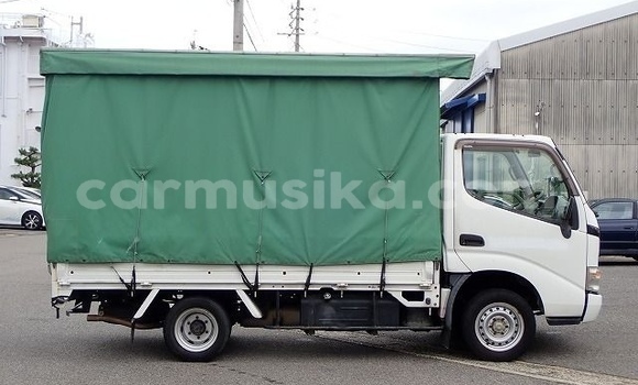 Tenga Tsaru Toyota Dyna Chena Mota in Beitbridge in Matabeleland South Tenga Tsaru Toyota Dyna Chena Mota in Beitbridge in Matabeleland South