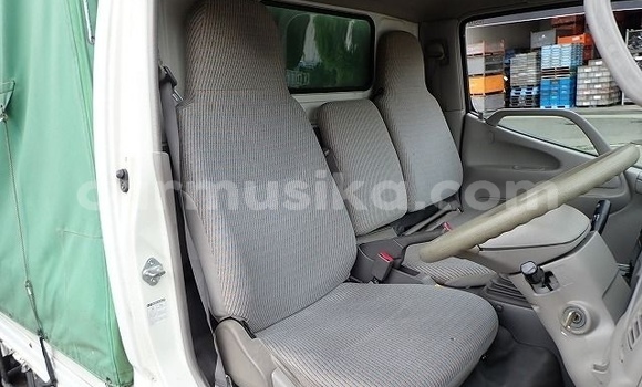 Tenga Tsaru Toyota Dyna Chena Mota in Beitbridge in Matabeleland South Tenga Tsaru Toyota Dyna Chena Mota in Beitbridge in Matabeleland South