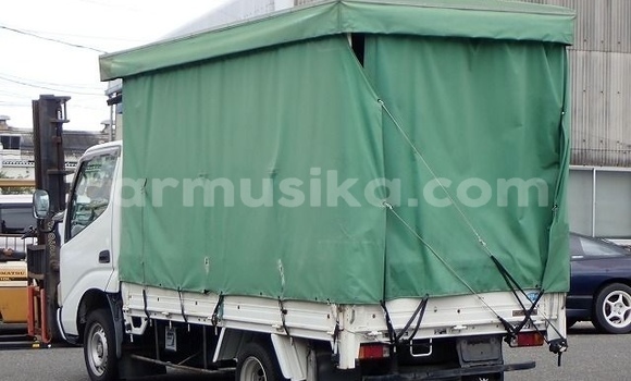 Tenga Tsaru Toyota Dyna Chena Mota in Beitbridge in Matabeleland South Tenga Tsaru Toyota Dyna Chena Mota in Beitbridge in Matabeleland South