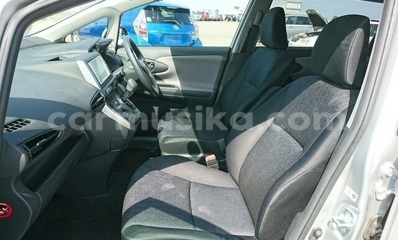 Acheter Occasion Voiture Toyota Wish Blanc à Beitbridge, Matabeleland South Acheter Occasion Voiture Toyota Wish Blanc à Beitbridge, Matabeleland South