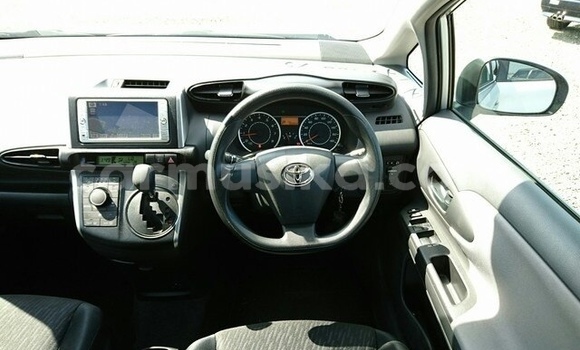 Acheter Occasion Voiture Toyota Wish Blanc à Beitbridge, Matabeleland South Acheter Occasion Voiture Toyota Wish Blanc à Beitbridge, Matabeleland South