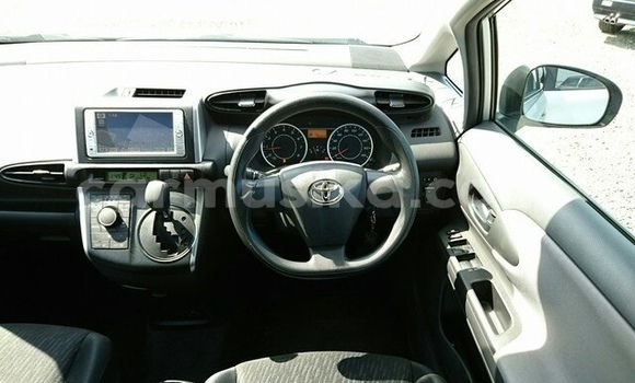 Acheter Occasion Voiture Toyota Wish Blanc à Beitbridge, Matabeleland South Acheter Occasion Voiture Toyota Wish Blanc à Beitbridge, Matabeleland South