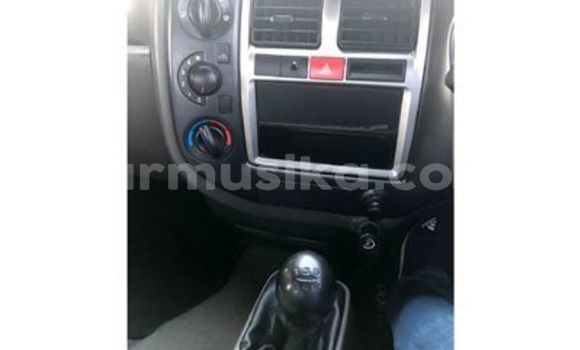 Acheter Occasion Voiture Hyundai H200 Blanc à Beitbridge, Matabeleland South Acheter Occasion Voiture Hyundai H200 Blanc à Beitbridge, Matabeleland South