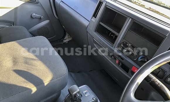 Acheter Occasion Voiture Isuzu Florian Blanc à Beitbridge, Matabeleland South Acheter Occasion Voiture Isuzu Florian Blanc à Beitbridge, Matabeleland South