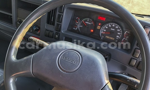 Acheter Occasion Voiture Isuzu Florian Blanc à Beitbridge, Matabeleland South Acheter Occasion Voiture Isuzu Florian Blanc à Beitbridge, Matabeleland South