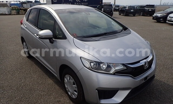 Nunua Ilio tumika Honda Fit Fedha Gari ndani ya Beitbridge nchini Matabeleland Kusini