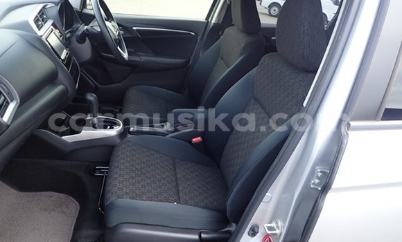 Acheter Occasion Voiture Honda Fit Gris à Beitbridge, Matabeleland South Acheter Occasion Voiture Honda Fit Gris à Beitbridge, Matabeleland South