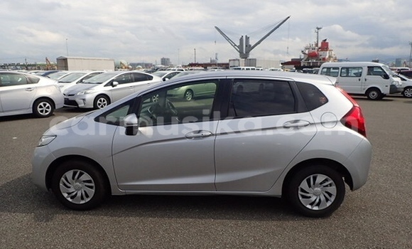 Acheter Occasion Voiture Honda Fit Gris à Beitbridge, Matabeleland South Acheter Occasion Voiture Honda Fit Gris à Beitbridge, Matabeleland South