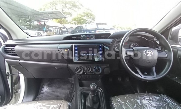 Acheter Occasion Voiture Toyota Hilux Blanc à Beitbridge, Matabeleland South Acheter Occasion Voiture Toyota Hilux Blanc à Beitbridge, Matabeleland South