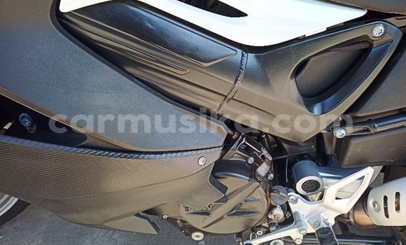 Acheter Occasion Moto BMW F 700 Gris à Borrowdale, Harare Acheter Occasion Moto BMW F 700 Gris à Borrowdale, Harare
