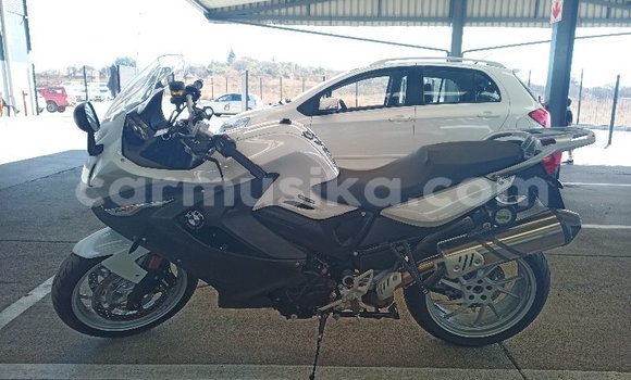 Acheter Occasion Moto BMW F 700 Gris à Borrowdale, Harare Acheter Occasion Moto BMW F 700 Gris à Borrowdale, Harare