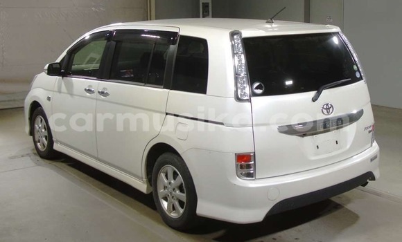 Acheter Occasion Voiture Toyota ISis Blanc à Beitbridge, Matabeleland South Acheter Occasion Voiture Toyota ISis Blanc à Beitbridge, Matabeleland South