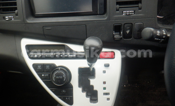 Acheter Occasion Voiture Toyota ISis Blanc à Beitbridge, Matabeleland South Acheter Occasion Voiture Toyota ISis Blanc à Beitbridge, Matabeleland South