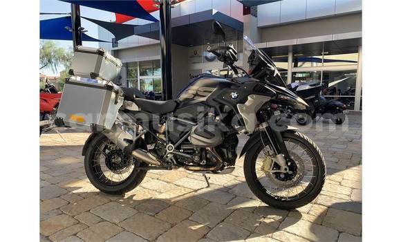 Nunua Ilio tumika BMW R1200GS Adventure Beige Bike ndani ya Harare nchini Harare