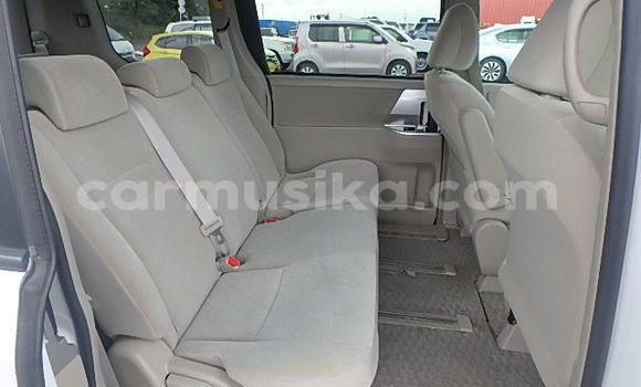 Tenga Tsaru Toyota Noah Chena Mota in Beitbridge in Matabeleland South Tenga Tsaru Toyota Noah Chena Mota in Beitbridge in Matabeleland South