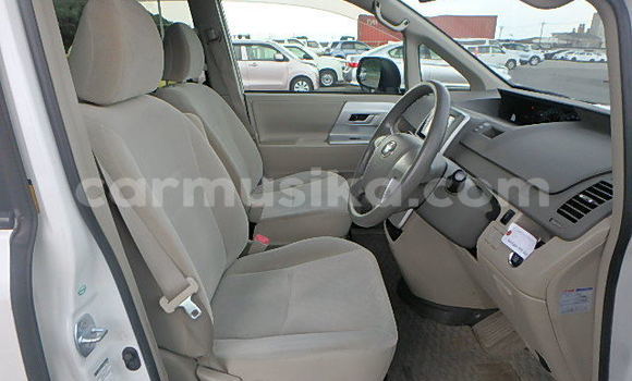 Tenga Tsaru Toyota Noah Chena Mota in Beitbridge in Matabeleland South Tenga Tsaru Toyota Noah Chena Mota in Beitbridge in Matabeleland South