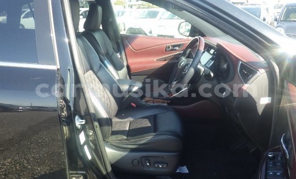 Nunua Ilio tumika Toyota Harrier Nyeusi Gari ndani ya Beitbridge nchini Matabeleland Kusini Nunua Ilio tumika Toyota Harrier Nyeusi Gari ndani ya Beitbridge nchini Matabeleland Kusini