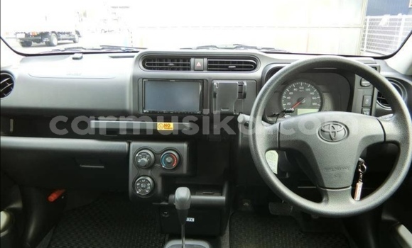 Acheter Occasion Voiture Toyota Succeed Blanc à Beitbridge, Matabeleland South Acheter Occasion Voiture Toyota Succeed Blanc à Beitbridge, Matabeleland South