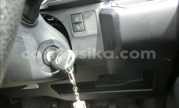 Acheter Occasion Voiture Toyota Succeed Blanc à Beitbridge, Matabeleland South Acheter Occasion Voiture Toyota Succeed Blanc à Beitbridge, Matabeleland South