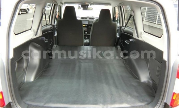 Acheter Occasion Voiture Toyota Succeed Blanc à Beitbridge, Matabeleland South Acheter Occasion Voiture Toyota Succeed Blanc à Beitbridge, Matabeleland South