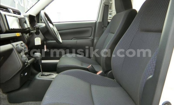 Acheter Occasion Voiture Toyota Succeed Blanc à Beitbridge, Matabeleland South Acheter Occasion Voiture Toyota Succeed Blanc à Beitbridge, Matabeleland South