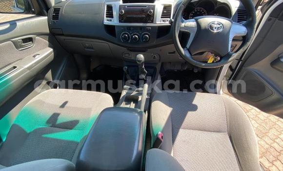 Buy Used Toyota Hilux White Car in Beitbridge in Matabeleland South Buy Used Toyota Hilux White Car in Beitbridge in Matabeleland South