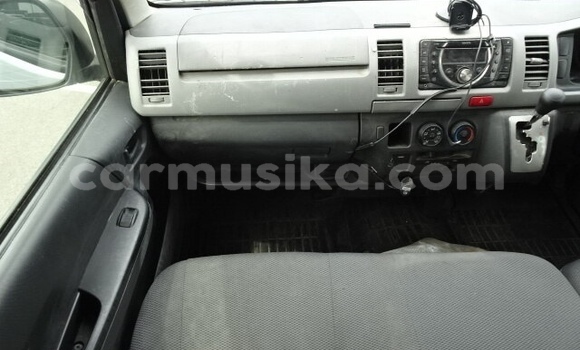 Acheter Occasion Voiture Toyota RegiusAce Gris à Beitbridge, Matabeleland South Acheter Occasion Voiture Toyota RegiusAce Gris à Beitbridge, Matabeleland South