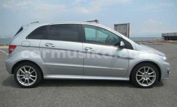 Tenga Tsaru Mercedes‒Benz B-klasse Sirivha Mota in Beitbridge in Matabeleland South Tenga Tsaru Mercedes‒Benz B-klasse Sirivha Mota in Beitbridge in Matabeleland South