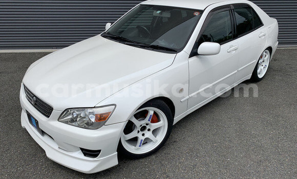 Buy Used Toyota Altezza White Car in Beitbridge in Matabeleland South Buy Used Toyota Altezza White Car in Beitbridge in Matabeleland South