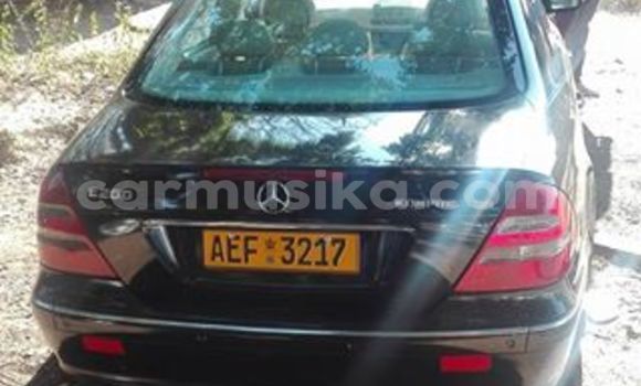 Tenga Tsaru Mercedes‒Benz E–Class Nhema Mota in Alexandra Park in Harare Tenga Tsaru Mercedes‒Benz E–Class Nhema Mota in Alexandra Park in Harare
