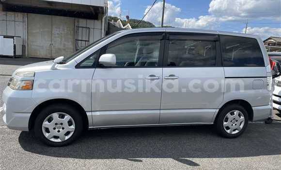 Nunua Ilio tumika Toyota Voxy Fedha Gari ndani ya Beitbridge nchini Matabeleland Kusini Nunua Ilio tumika Toyota Voxy Fedha Gari ndani ya Beitbridge nchini Matabeleland Kusini