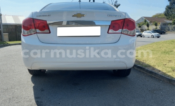 Buy Used Chevrolet Cruze White Car in Beitbridge in Matabeleland South Buy Used Chevrolet Cruze White Car in Beitbridge in Matabeleland South