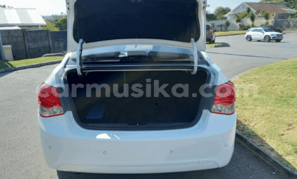 Buy Used Chevrolet Cruze White Car in Beitbridge in Matabeleland South Buy Used Chevrolet Cruze White Car in Beitbridge in Matabeleland South