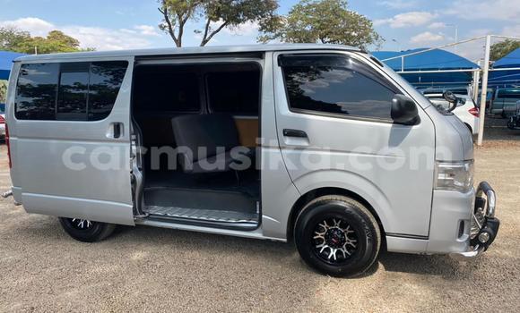 Nunua Ilio tumika Toyota Hiace Nyeupe Gari ndani ya Harare nchini Harare
