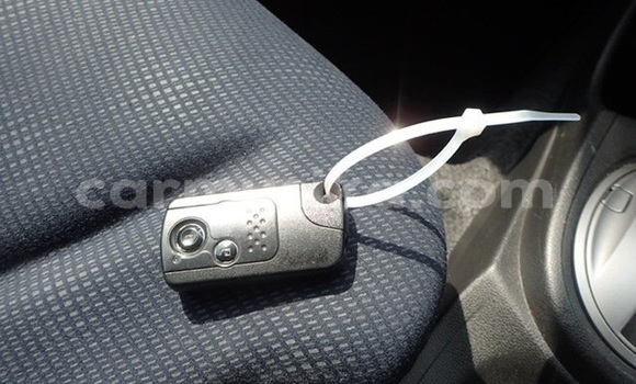 Nunua Ilio tumika Honda Fit Bluu Gari ndani ya Beitbridge nchini Matabeleland Kusini Nunua Ilio tumika Honda Fit Bluu Gari ndani ya Beitbridge nchini Matabeleland Kusini