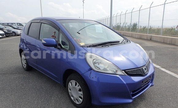 Nunua Ilio tumika Honda Fit Bluu Gari ndani ya Beitbridge nchini Matabeleland Kusini Nunua Ilio tumika Honda Fit Bluu Gari ndani ya Beitbridge nchini Matabeleland Kusini