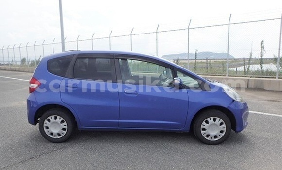 Nunua Ilio tumika Honda Fit Bluu Gari ndani ya Beitbridge nchini Matabeleland Kusini Nunua Ilio tumika Honda Fit Bluu Gari ndani ya Beitbridge nchini Matabeleland Kusini