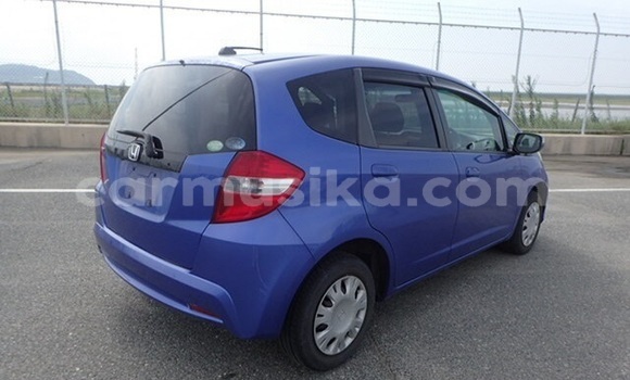 Nunua Ilio tumika Honda Fit Bluu Gari ndani ya Beitbridge nchini Matabeleland Kusini Nunua Ilio tumika Honda Fit Bluu Gari ndani ya Beitbridge nchini Matabeleland Kusini