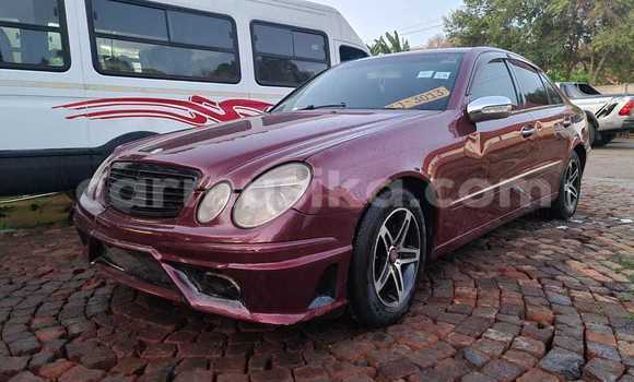 Nunua Ilio tumika Mercedes-Benz E200 Nyingine Gari ndani ya Belvedere nchini Harare Nunua Ilio tumika Mercedes-Benz E200 Nyingine Gari ndani ya Belvedere nchini Harare