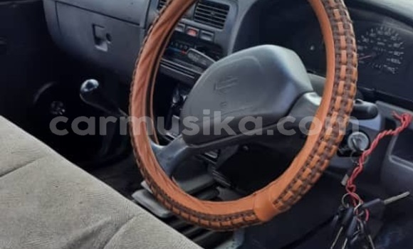 Nunua Ilio tumika Nissan Hardbody Beige Gari ndani ya Avondale nchini Harare Nunua Ilio tumika Nissan Hardbody Beige Gari ndani ya Avondale nchini Harare