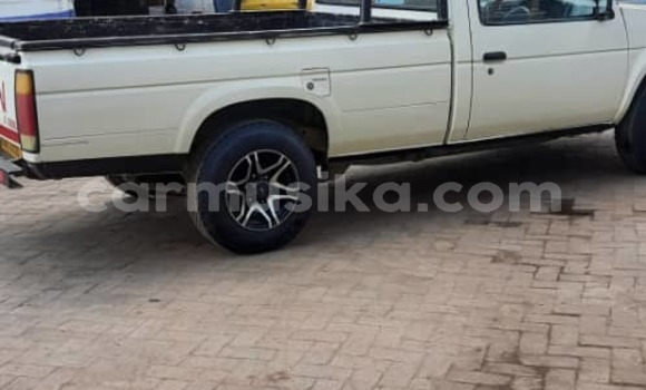 Nunua Ilio tumika Nissan Hardbody Beige Gari ndani ya Avondale nchini Harare Nunua Ilio tumika Nissan Hardbody Beige Gari ndani ya Avondale nchini Harare