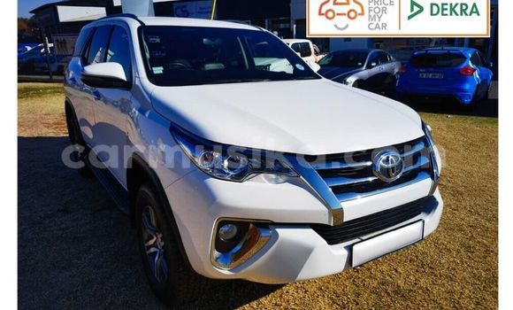 Acheter Occasion Voiture Toyota Fortuner Blanc à Beitbridge, Matabeleland South Acheter Occasion Voiture Toyota Fortuner Blanc à Beitbridge, Matabeleland South